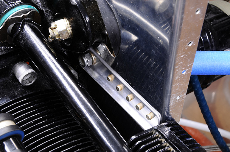 2009.10.11_-_RV-8_-_IO-390_And_Oversized_SW10610R_Oil_Cooler_Installation_(23).jpg