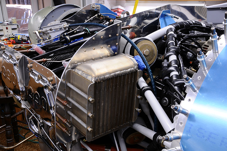 2009.10.11_-_RV-8_-_IO-390_And_Oversized_SW10610R_Oil_Cooler_Installation_(28).jpg