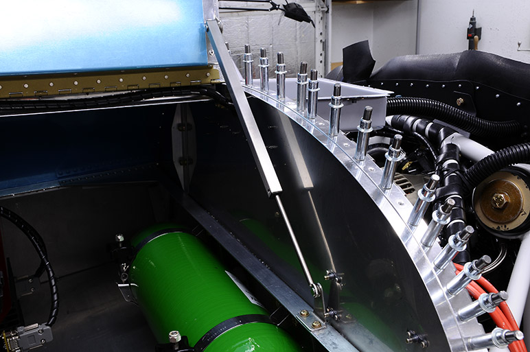 2009.11.26_-_RV-8_-_Baggage_Door_Strut_(2).jpg