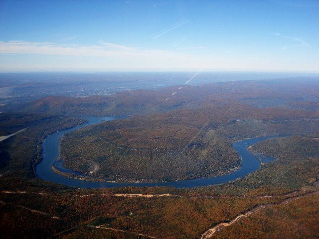 Horse_Shoe_Tenn_River.jpg