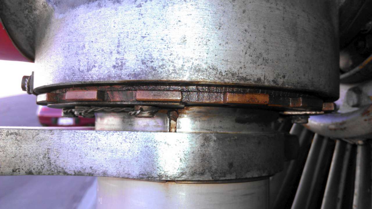 IMAG0589-1280_bottom_blade.jpg