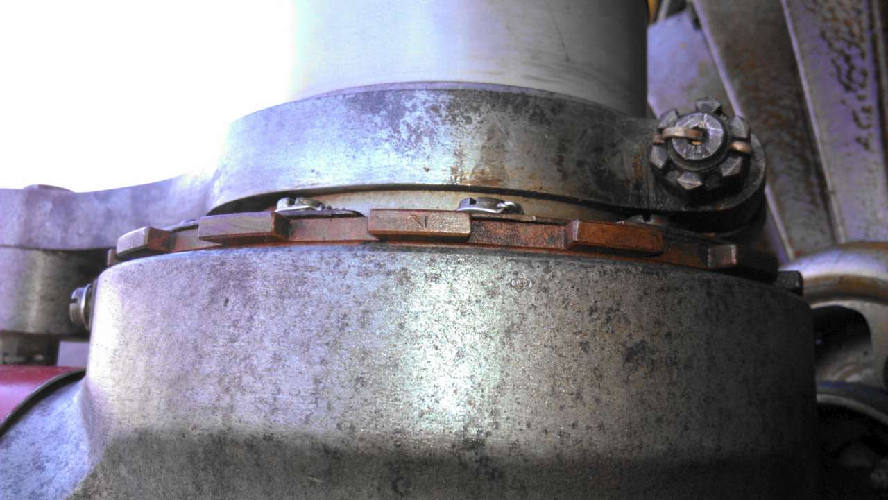 IMAG0590-1280_top_blade.jpg