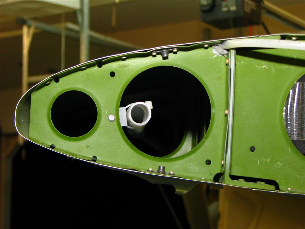 IMG_6956_L_tip_nose__rib_showing_PVC_tube_for_wing_wiring_(Large).JPG