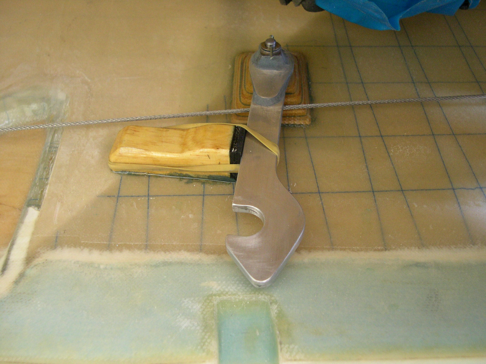 Latch_Arm_with_makeshift_spring.JPG