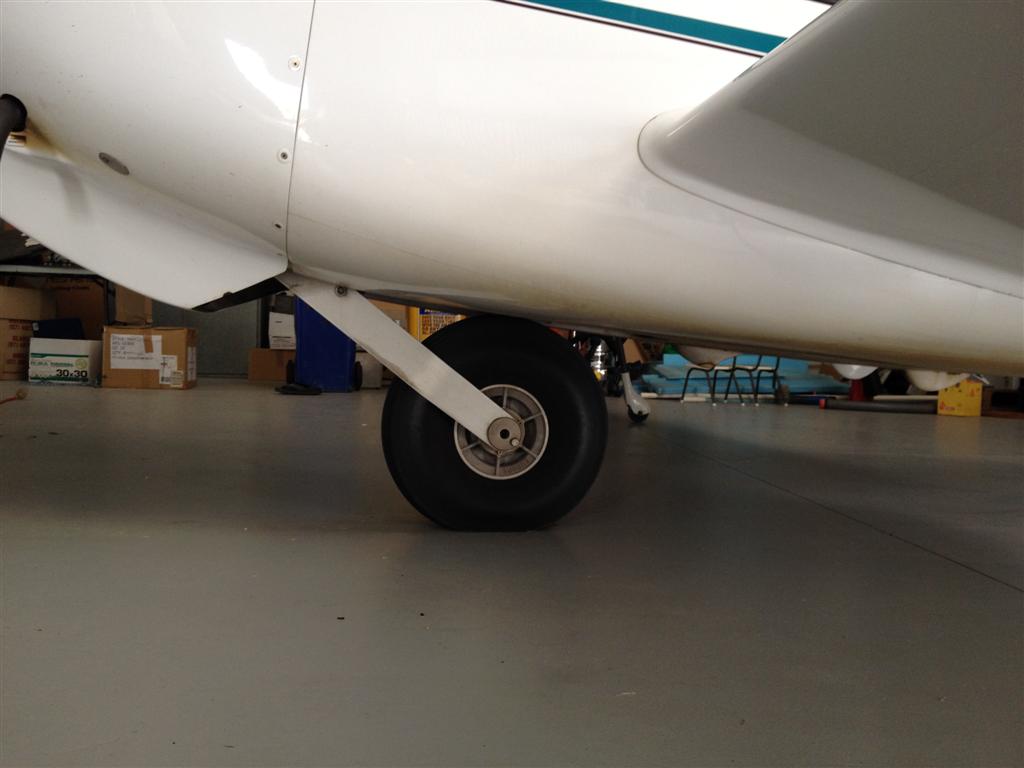 Showing_aircraft_stance.jpg