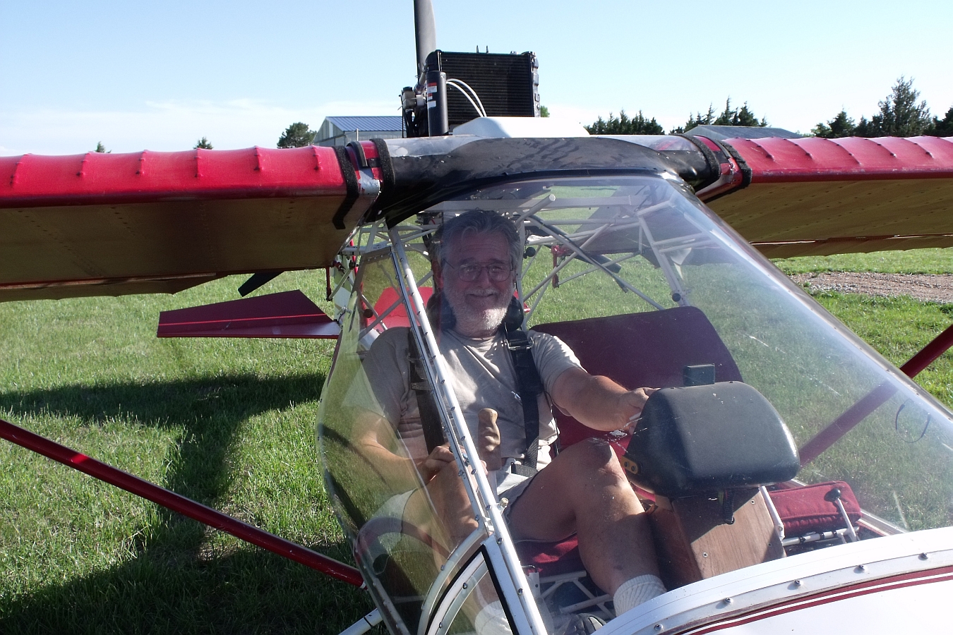 Smiling_after_the_second_landing.jpg