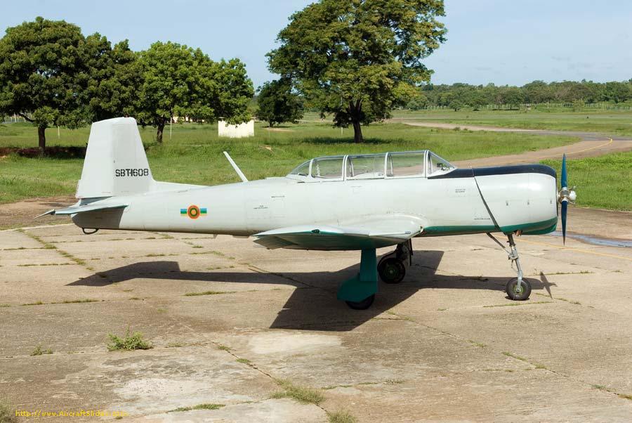Sri-Lanka_Nanchang_PT-6_SBT-1608.jpg