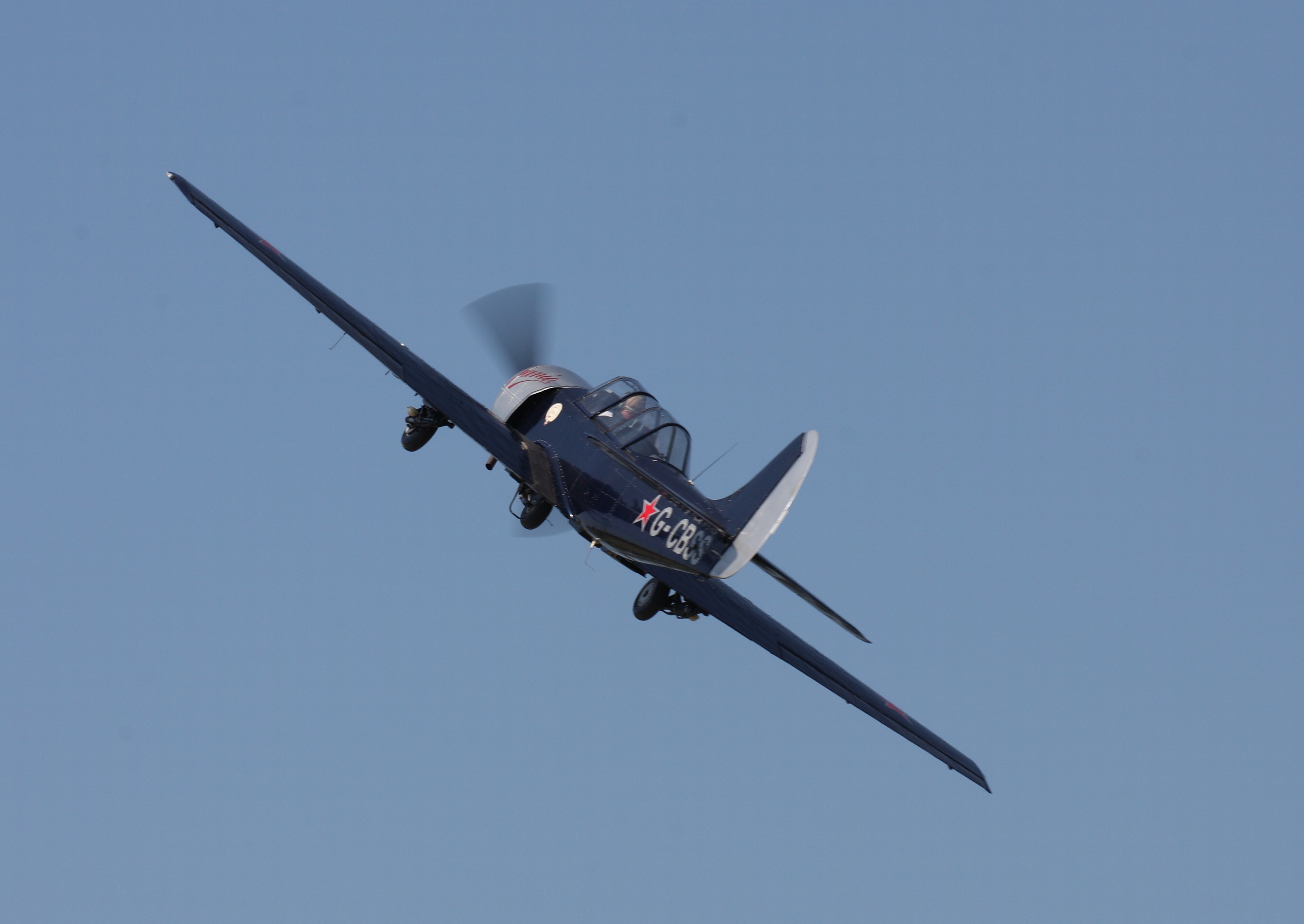 Airshow - Yak-52 Aerobatic Display - Etienne Verhellen (27).jpg