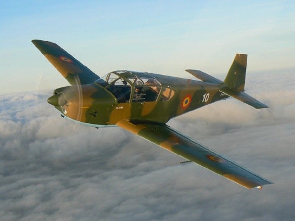 Le beau IAR-823 de mon ami Johan.JPG