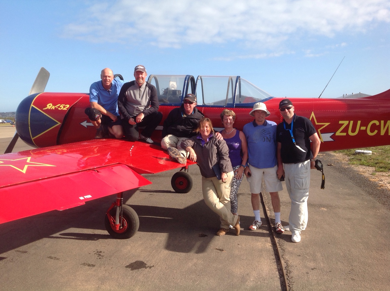 Yak-52 World Aerobatic Championship Bodart-Rick Feicht-Eussel Sneyd-Laura-MF-Cyrial Talon-JP Martel- Yak WAC 2004..jpg